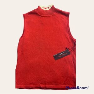 Women solid mock- neck sleeveless blouse